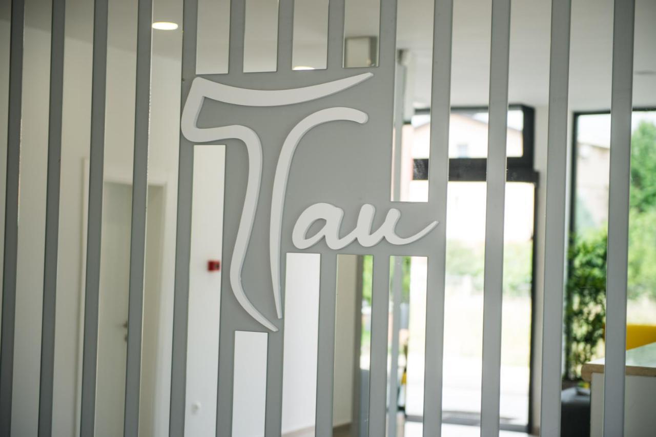 Hotel Tau เมจูโกเรีย ภายนอก รูปภาพ