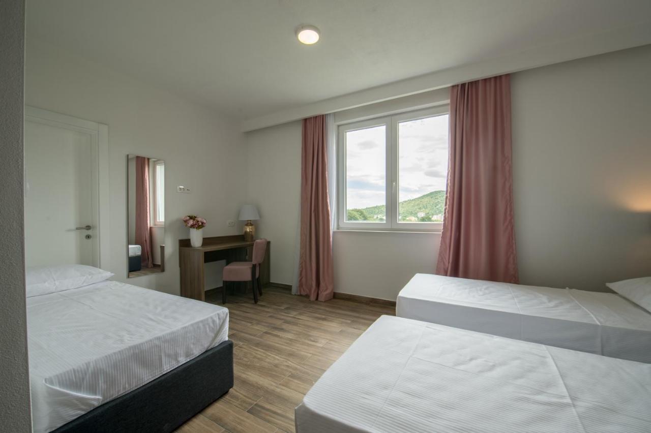 Hotel Tau เมจูโกเรีย ภายนอก รูปภาพ